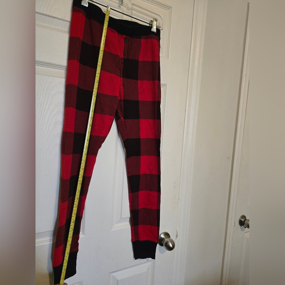 Old Navy Red and Black Plaid Leggings
